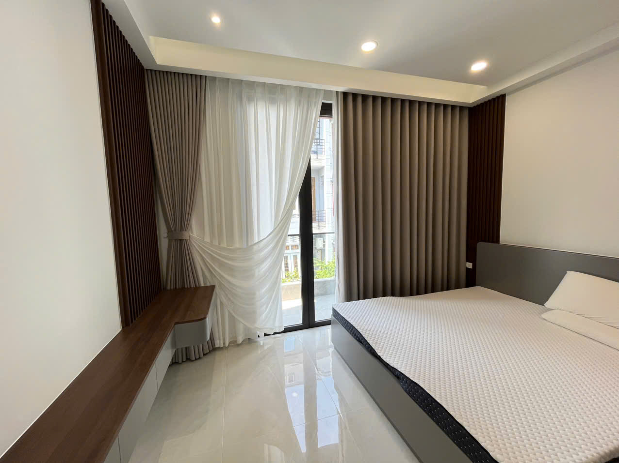 Dịch vụ lắp đặt rèm cửa linen chuyên nghiệp tại quận 2