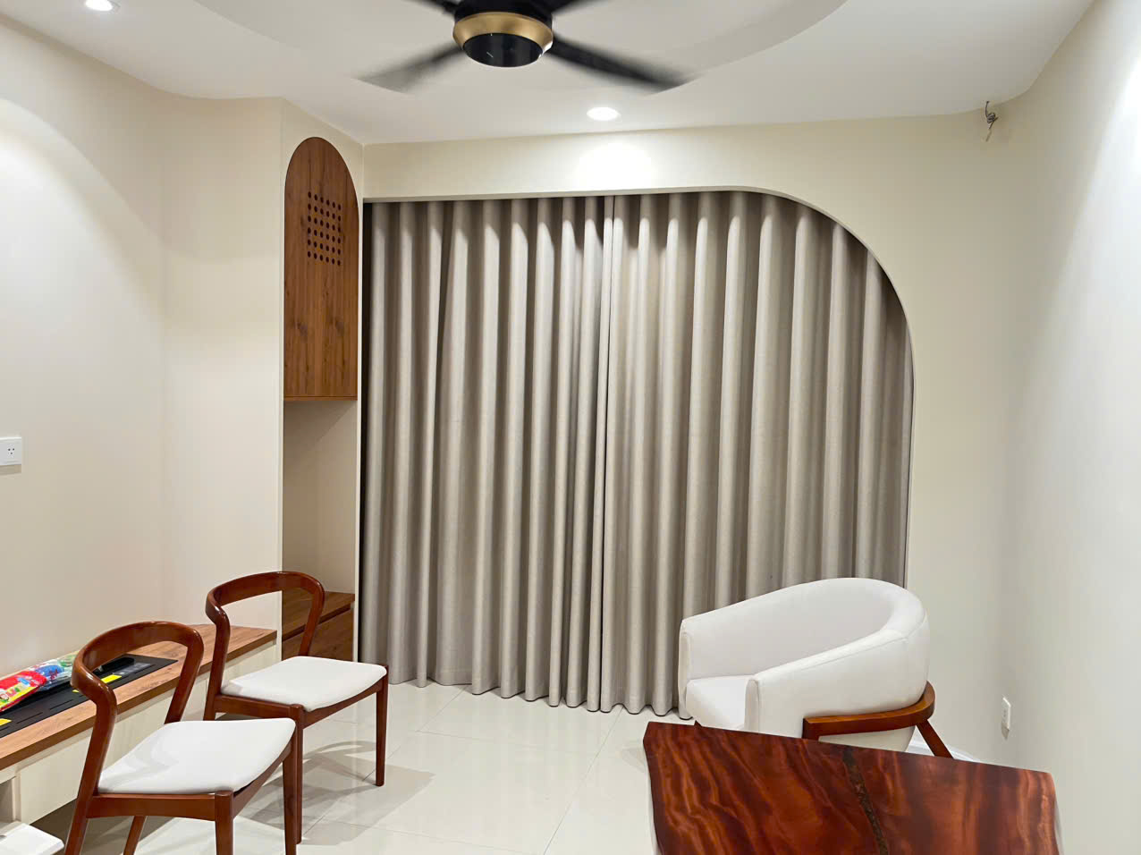 Lắp đặt rèm vải linen thêu tay cao cấp tại Quận 2