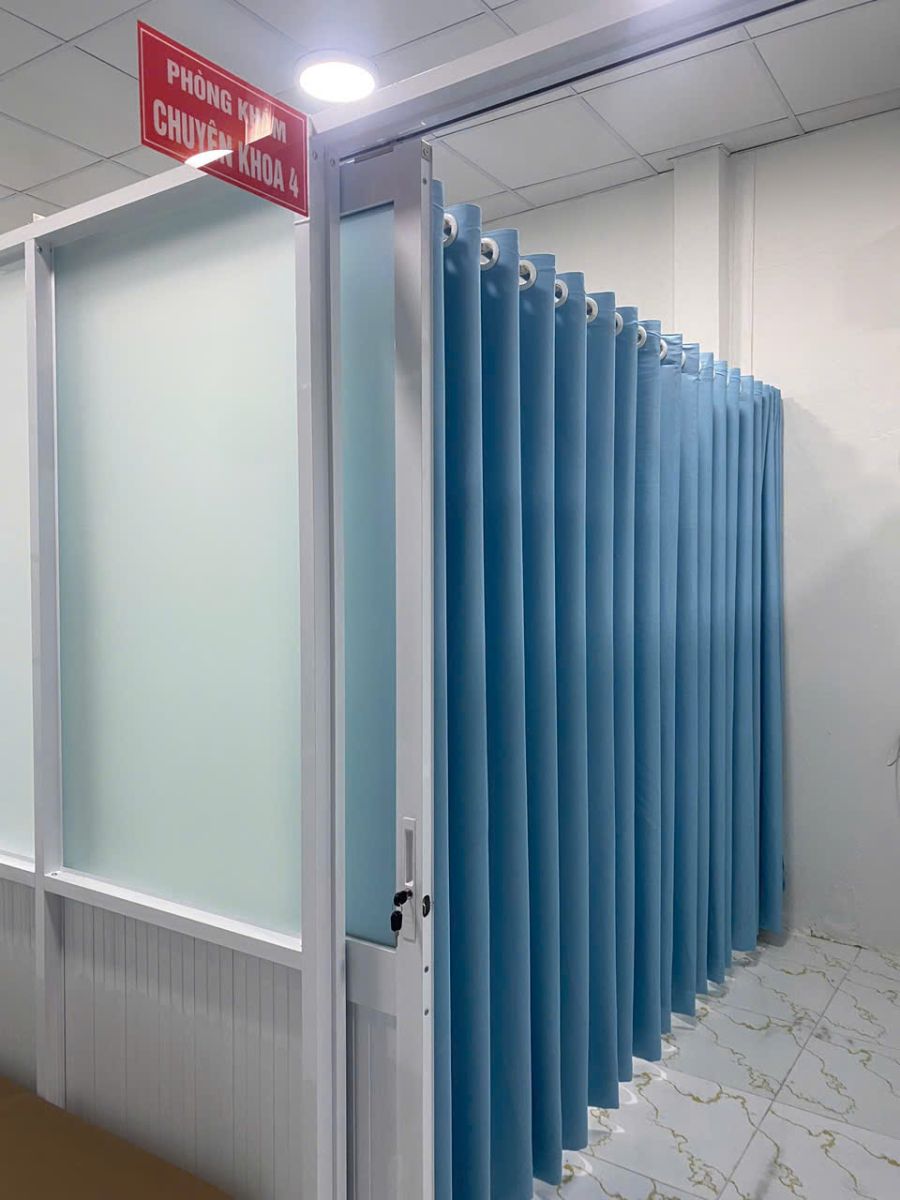 Lắp đặt rèm cửa phòng khám bệnh viện tại HCM