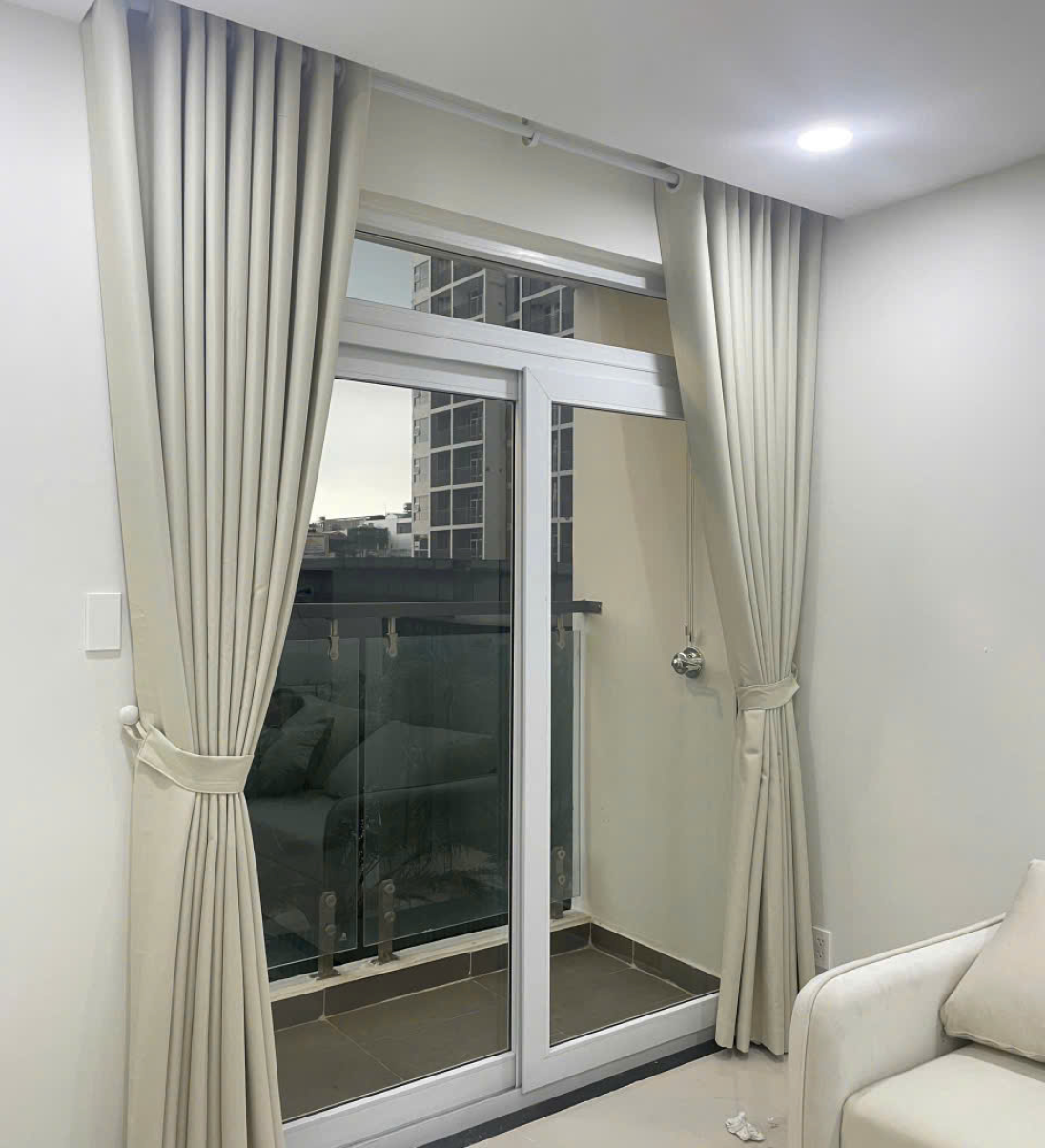 Rèm vải 1 lớp tối ưu không gian nhà phố