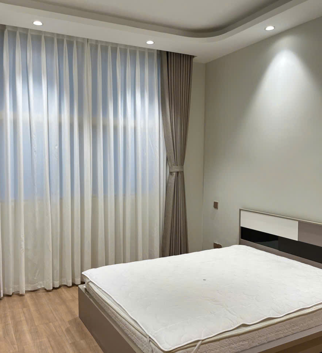 Rèm vải 2 lớp dày dặn, cách âm tốt