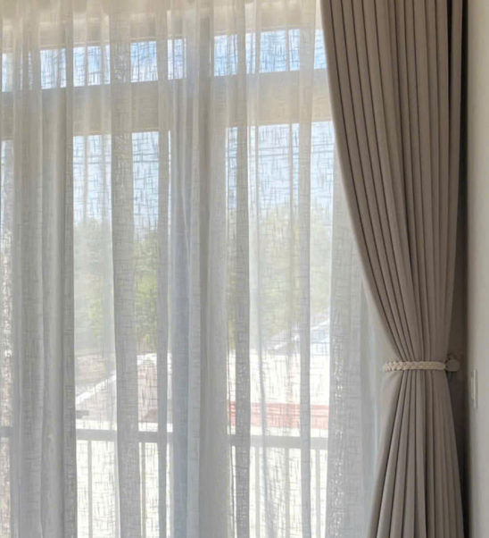 Cách vệ sinh rèm vải 2 lớp voan và vải đúng cách