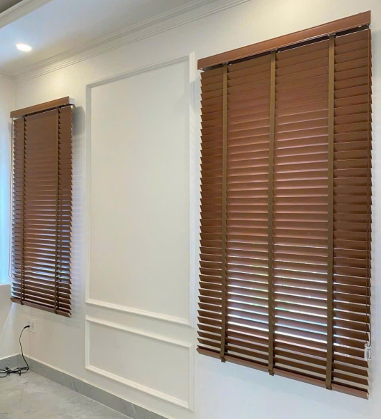 mẫu rèm sáo gỗ cho phòng khách tại Thủ Đức
